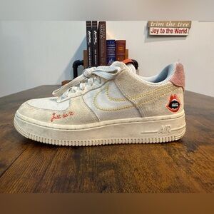 Women’s Nike Air Force 1’s Size 5.5